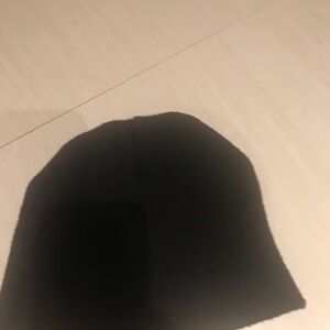 5/15$!Kids Black Beanie​​